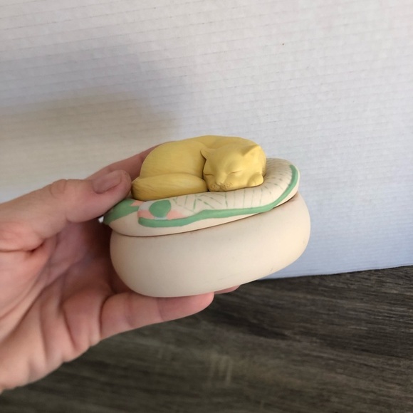 Vtg Hallmark Sleeping Cat Trinket Box - Picture 11 of 15